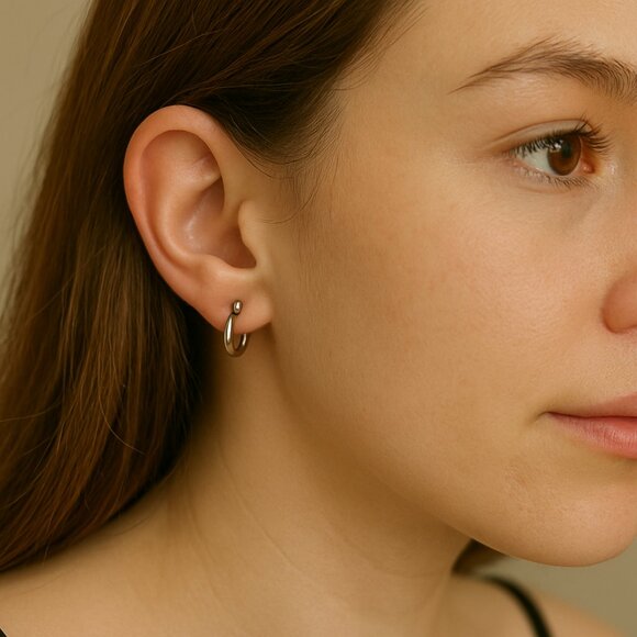 Clip on Hoop Earrings-NEW-Cartilage 8 Gold/Silvertone Non Piercings - Picture 2 of 7